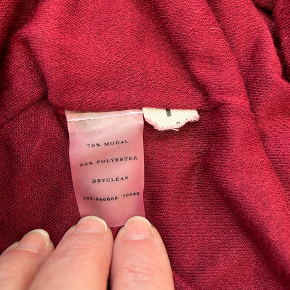 Ann Taylor Petite Burgundy Sleeveless Mock Turtleneck Top - Picture 4 of 4